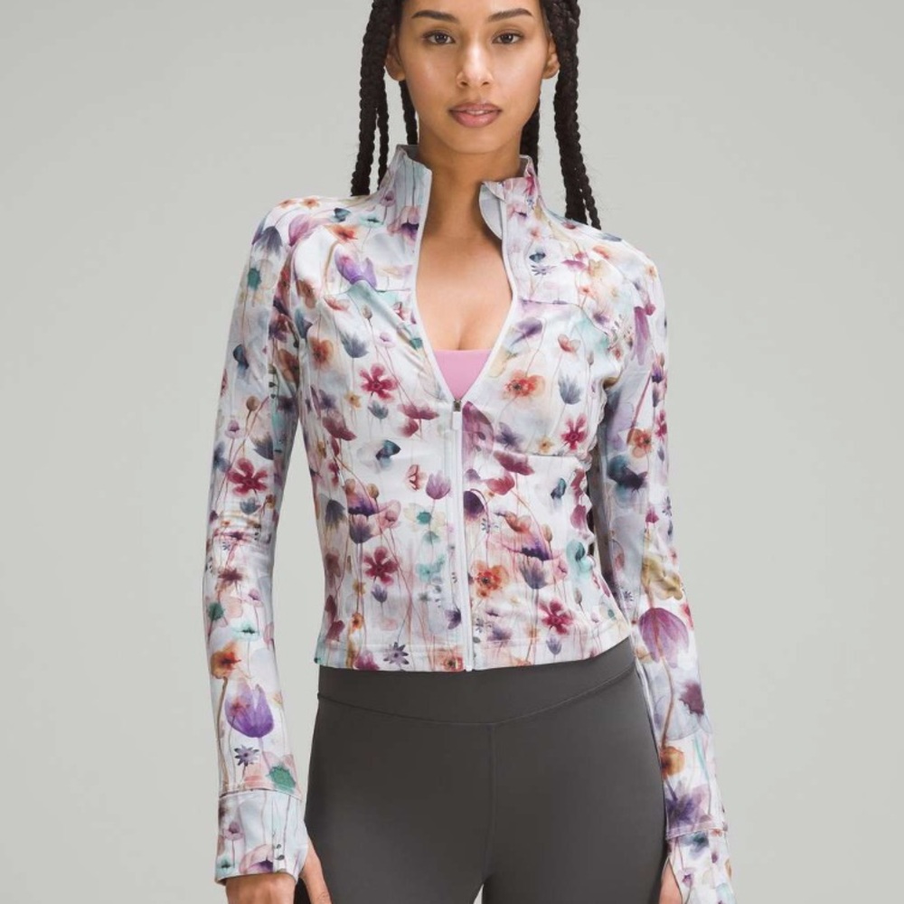 Lululemon Define Jacket Crop, floral design, size 8. Great condition, no pills